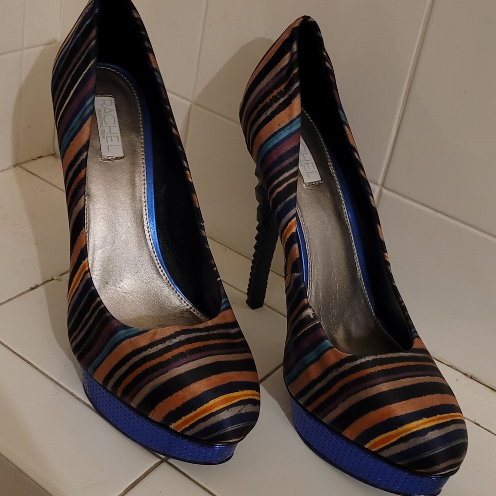 New Rachel Roy Pumps - Picture 2 of 12